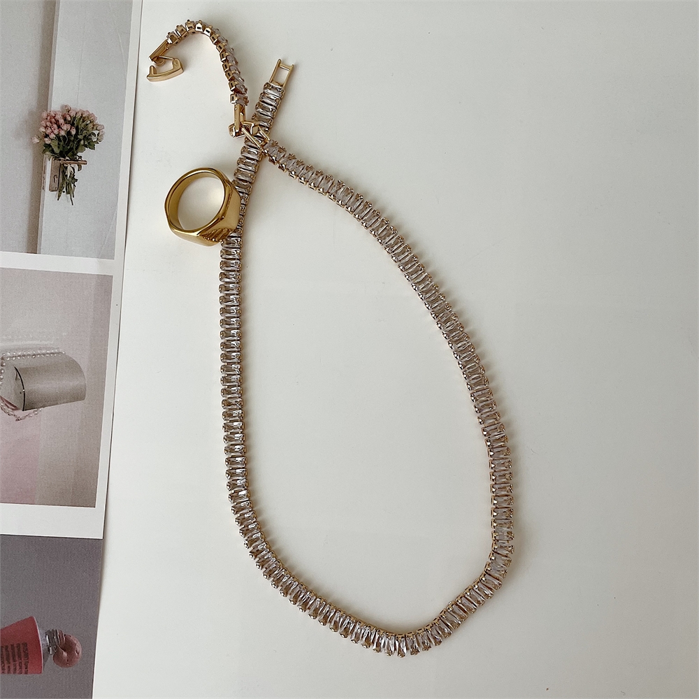 ÇELİK BAGET TAŞ GOLD KOLYE