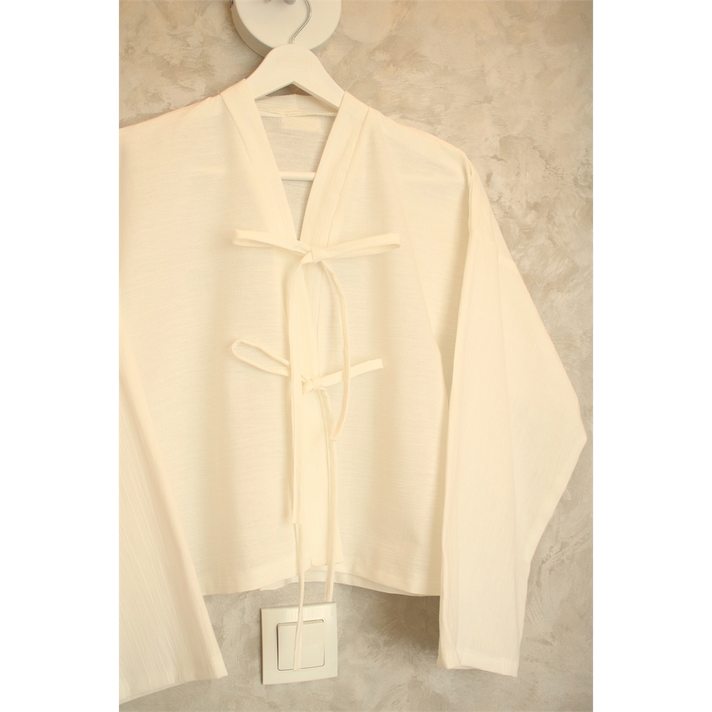 Mini beyaz fiyonk kimono